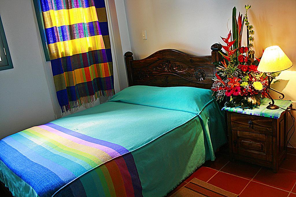 Hotel Los Geranios Duitama Eksteriør billede